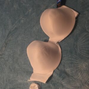 Strapless Smooth Molded Bra in Light Nude